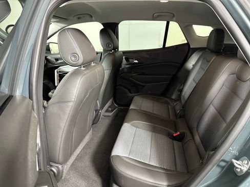 Used 2025 Chevrolet Trax LT image 25