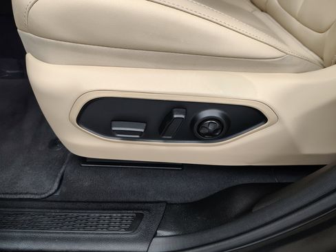 Used 2024 Jeep Grand Cherokee Limited image 23