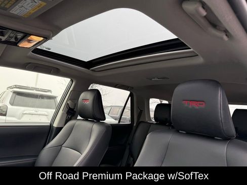 Used 2022 Toyota 4Runner TRD Off-Road Premium AWD/4WD image 7