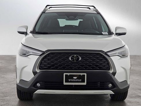 Used 2023 Toyota Corolla Cross XLE image 8