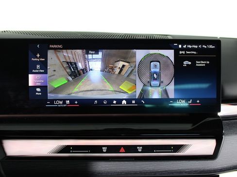 Used 2025 BMW i5 eDrive40i w/ M Sport Package image 18