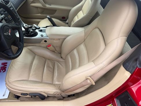 Used 2005 Chevrolet Corvette Coupe w/ Preferred Equipment Group RWD image 10