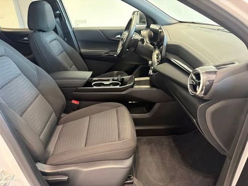 Used 2026 Chevrolet Equinox LT AWD/4WD image 10