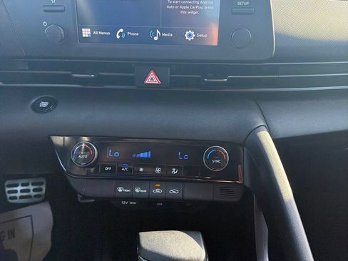 Used 2025 Hyundai Elantra Sport FWD image 12