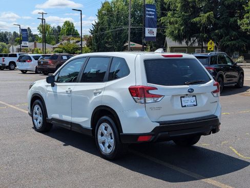 Used 2022 Subaru Forester AWD/4WD image 3