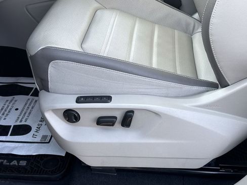 Used 2021 Volkswagen Atlas SEL Premium image 14