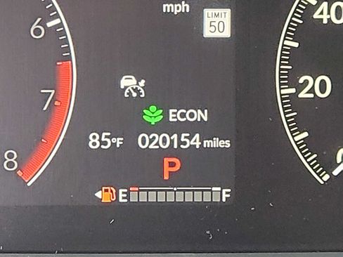 Used 2023 Honda Pilot Sport image 18