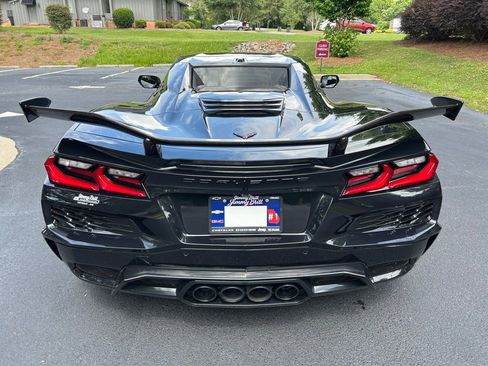 Used 2024 Chevrolet Corvette Z06 w/ Z07 Performance Package RWD image 21