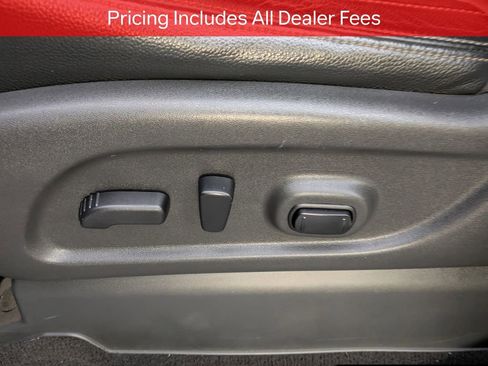 Used 2017 Nissan Titan SL w/ SL Towing Convenience Package RWD image 20