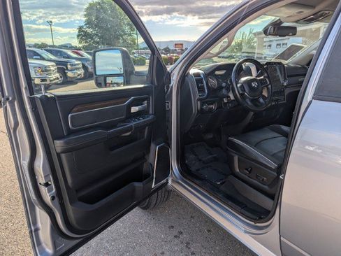 Used 2024 RAM 2500 Laramie AWD/4WD image 8
