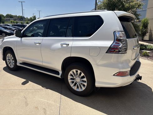 Used 2023 Lexus GX 460 Premium w/ Premium Package AWD/4WD image 28