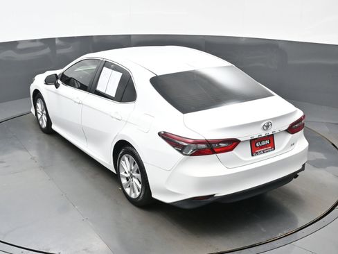 Used 2022 Toyota Camry LE FWD image 37