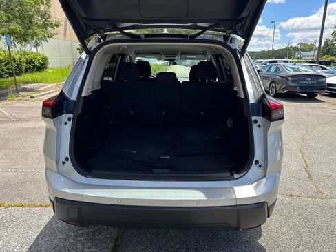 Used 2025 Nissan Rogue SV FWD image 18