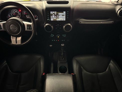 Used 2017 Jeep Wrangler Unlimited Rubicon AWD/4WD image 18