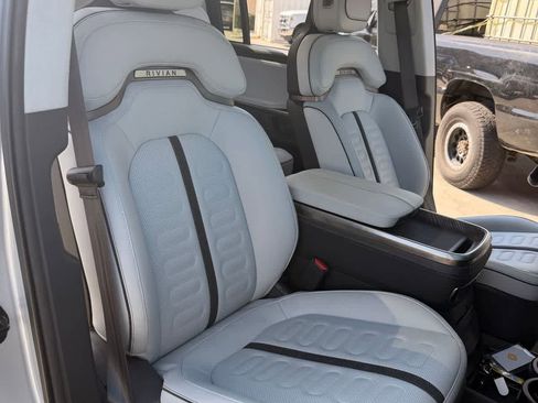 Used 2023 Rivian R1S Adventure AWD/4WD image 13