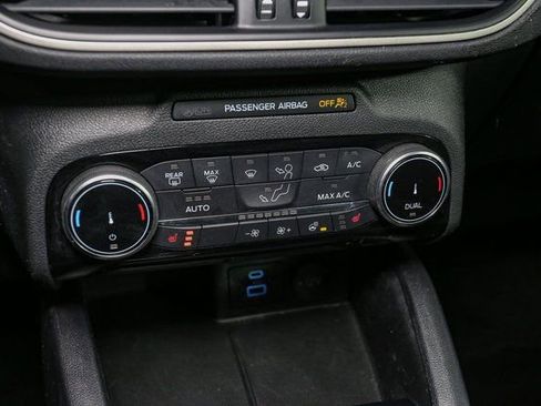 Used 2022 Ford Escape SE w/ Convenience Package image 25