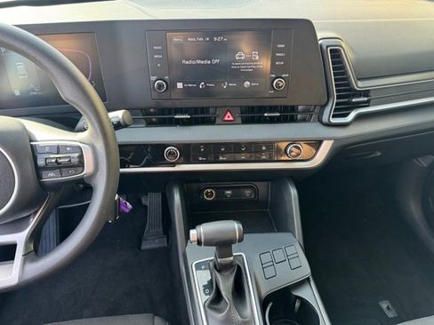 Certified 2024 Kia Sportage LX image 17