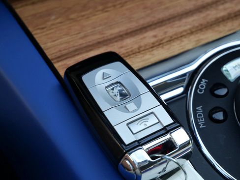 Used 2019 Rolls-Royce Wraith image 33