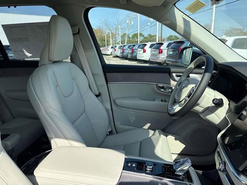 New 2026 Volvo XC90 B6 Ultra w/ Protection Package AWD/4WD image 10