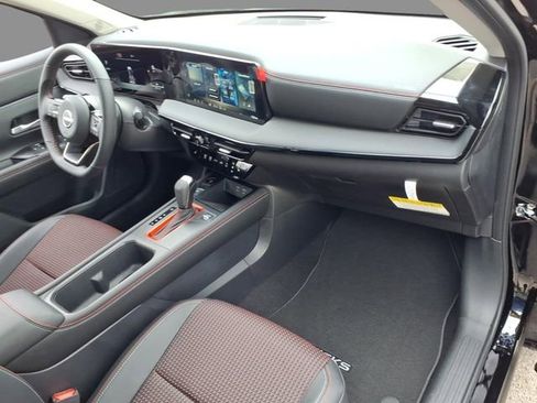 New 2026 Nissan Kicks SR w/ SR Premium Package AWD/4WD image 12