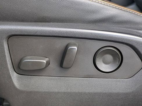 Used 2023 GMC Yukon XL AT4 w/ AT4 Premium Package image 23