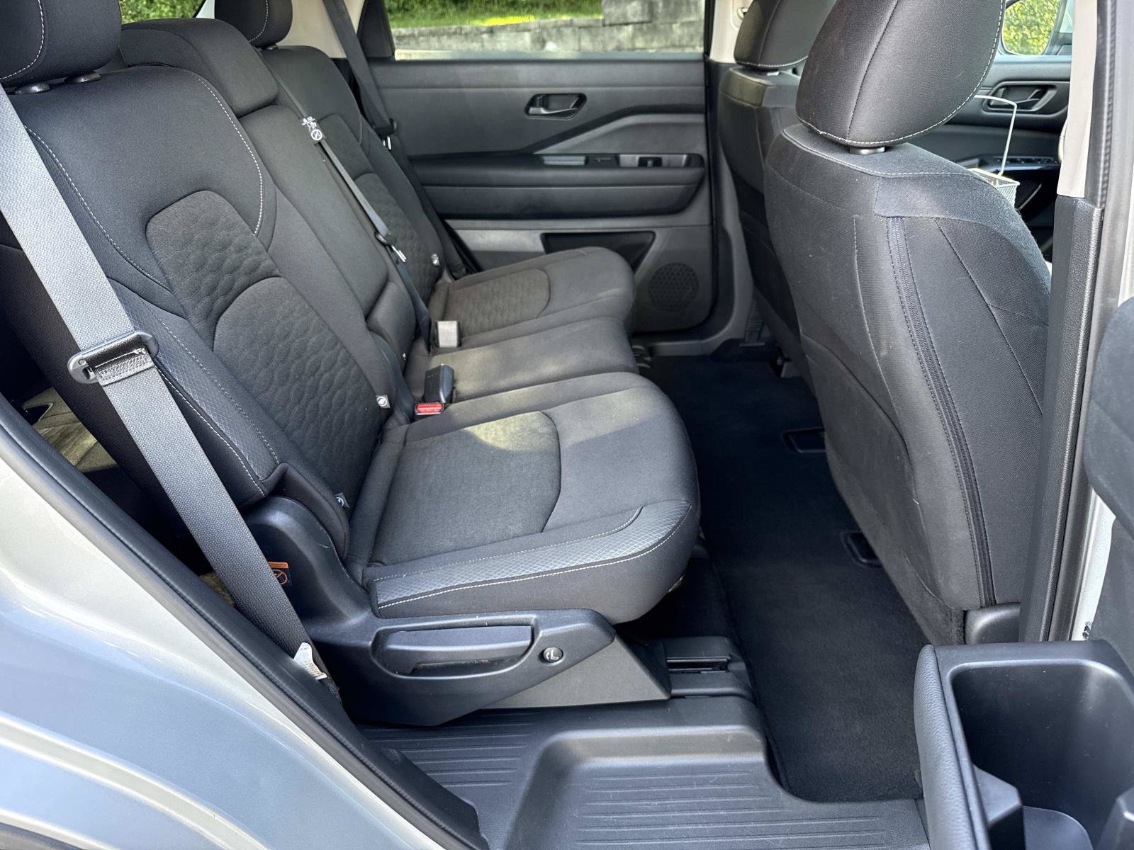 Used 2024 Nissan Pathfinder SV FWD image 26