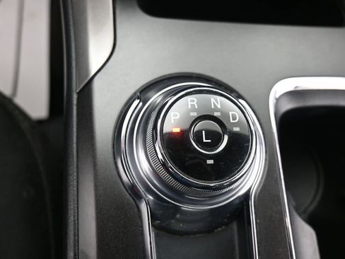 Used 2018 Ford Fusion SE w/ Fusion SE Technology Package image 22