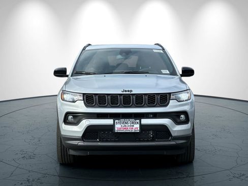 New 2026 Jeep Compass Latitude image 9