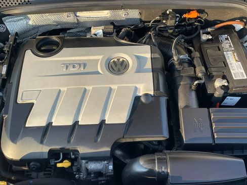 Used 2014 Volkswagen Beetle TDI FWD image 14