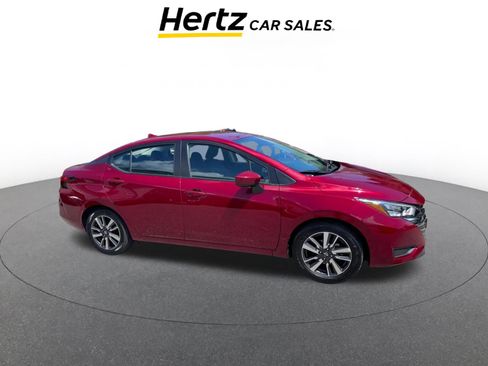 Used 2025 Nissan Versa SV image 1