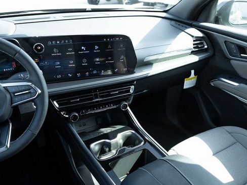 New 2026 Chevrolet Traverse LT image 18