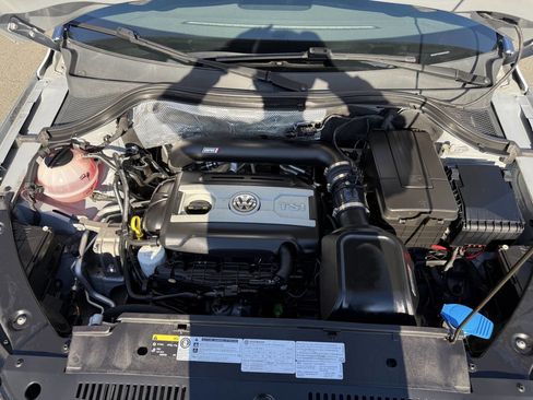 Used 2017 Volkswagen Tiguan Sport image 27