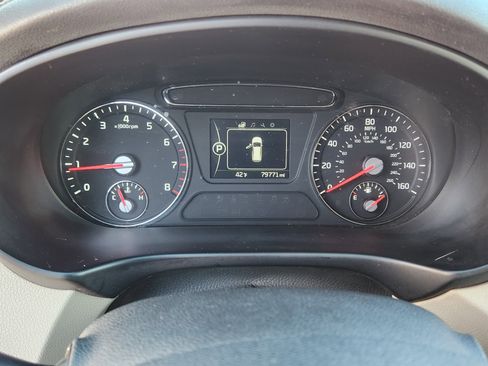 Used 2017 Kia Sorento LX image 15