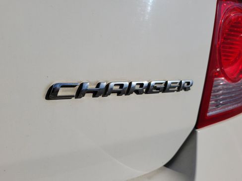 Used 2009 Dodge Charger SE image 12