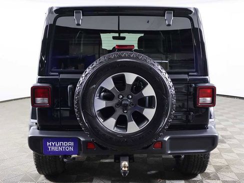 Used 2021 Jeep Wrangler Unlimited Sahara w/ Uconnect 4C Nav & Sound Group image 9