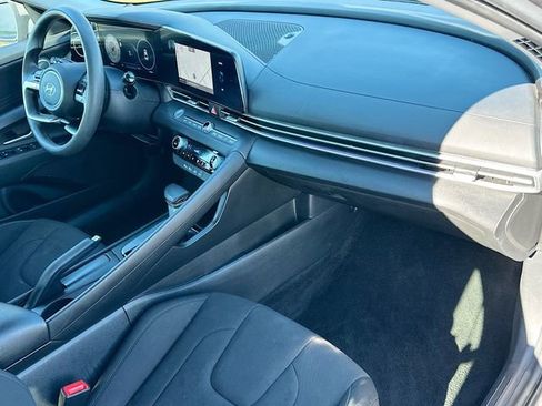 Used 2024 Hyundai Elantra SEL image 27