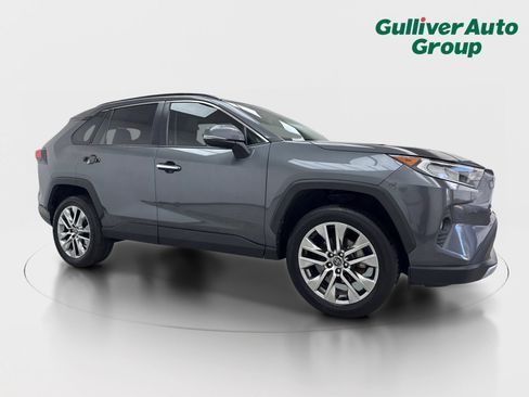Used 2020 Toyota RAV4 Limited FWD image 12