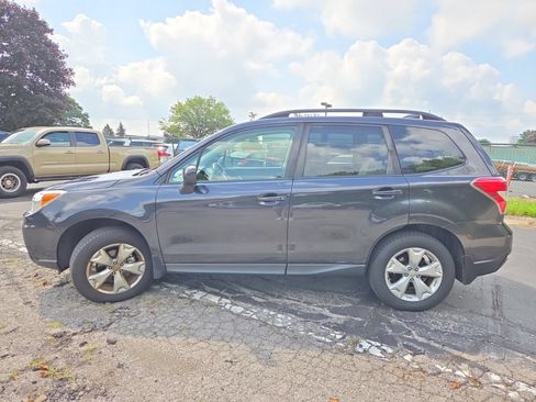 Used 2016 Subaru Forester 2.5i Premium w/ All-Weather Package AWD/4WD image 11