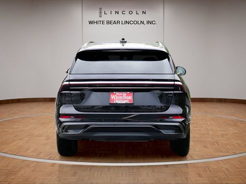 Used 2025 Lincoln Nautilus Reserve AWD/4WD image 6