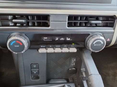 Used 2024 Toyota Tacoma SR AWD/4WD image 27