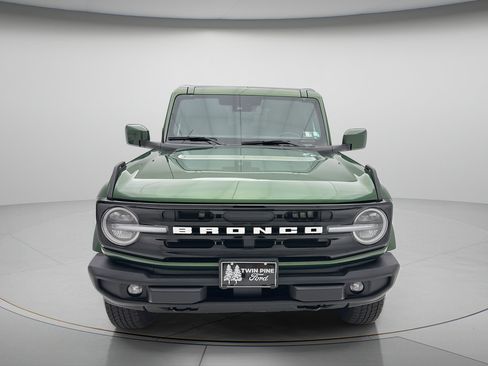 Used 2025 Ford Bronco Outer Banks AWD/4WD image 2