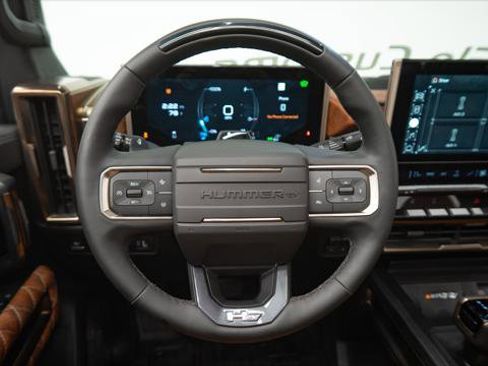 Used 2025 GMC Hummer EV 3X w/ LPO, Dark Essentials Package image 32