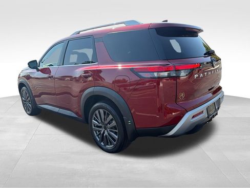 Used 2022 Nissan Pathfinder SL AWD/4WD image 3