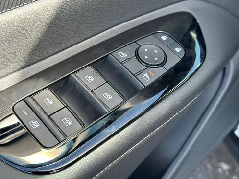 New 2026 Nissan Murano SV image 9