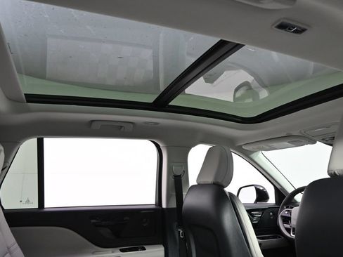 New 2026 Lincoln Aviator AWD image 17