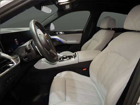 Used 2026 BMW X6 M60i AWD/4WD image 16