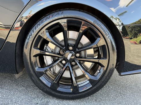 Used 2019 Cadillac CTS V w/ Luxury Package RWD image 11