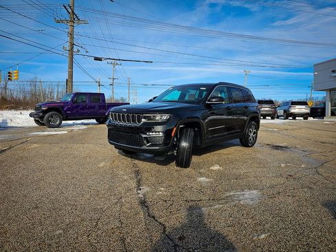 New 2025 Jeep Grand Cherokee Limited w/ Trailer Tow Package image 8