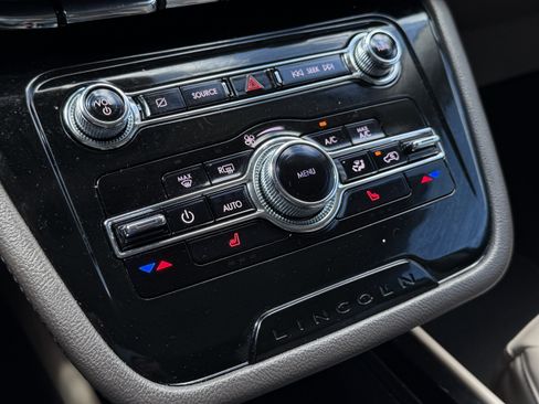 Used 2022 Lincoln Corsair FWD image 24