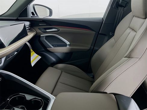 New 2025 Audi Q5 Premium Plus image 24